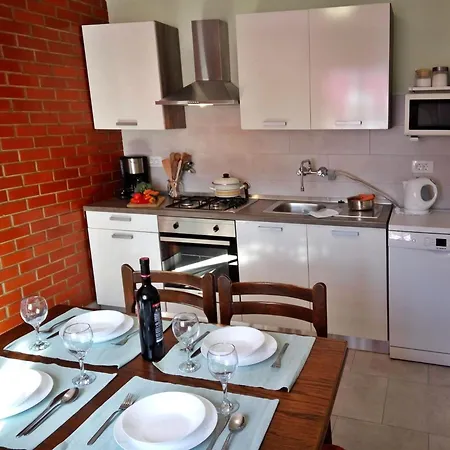 House In With Pool Near Valsaline Pula