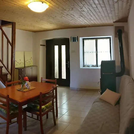 House In With Pool Near Valsaline Pula
